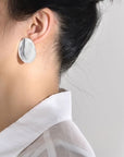Ovale Ohrstecker aus Edelstahl mit 18 Karat Vergoldung