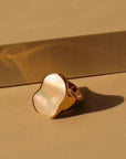 Eleganter Ring mit Muschel-Design
